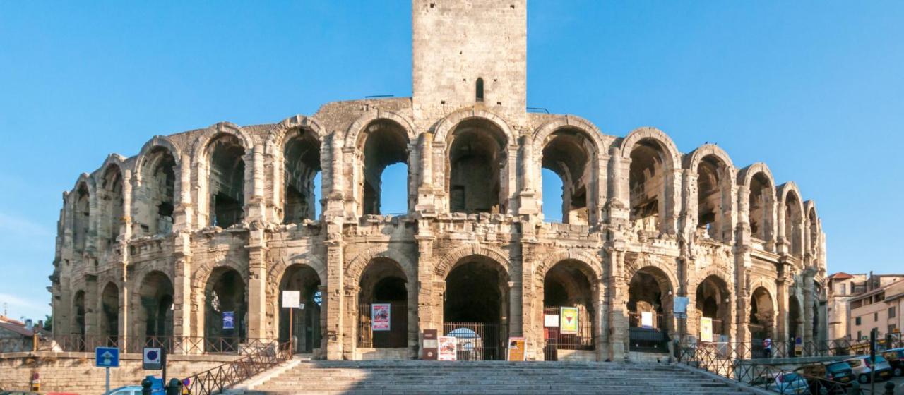 Vila Le Circuit Du Soleil Lédenon Exteriér fotografie